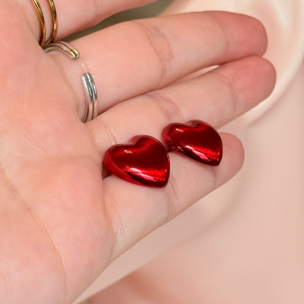 ⚜️ Red Heart Shaped Earrings - Picture 9 of 11